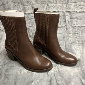 UGG Camden Boots - Brown - Size 7.5 - New in Box